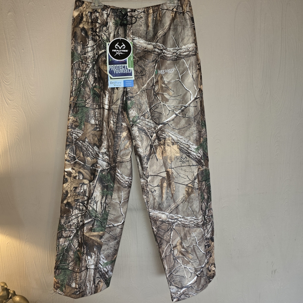 NWT Frogg Toggs Real Tree Camo Waterproof Rain Pants Size Medium